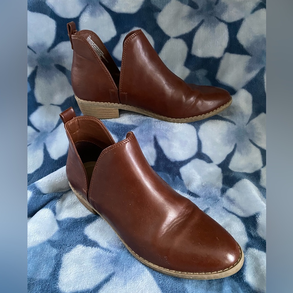 Universal Thread Nora Boot